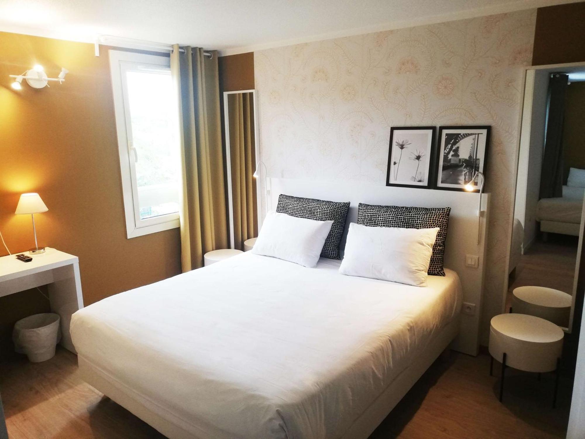 Brit Hotel Marseille Aeroport Mirabeau Dış mekan fotoğraf