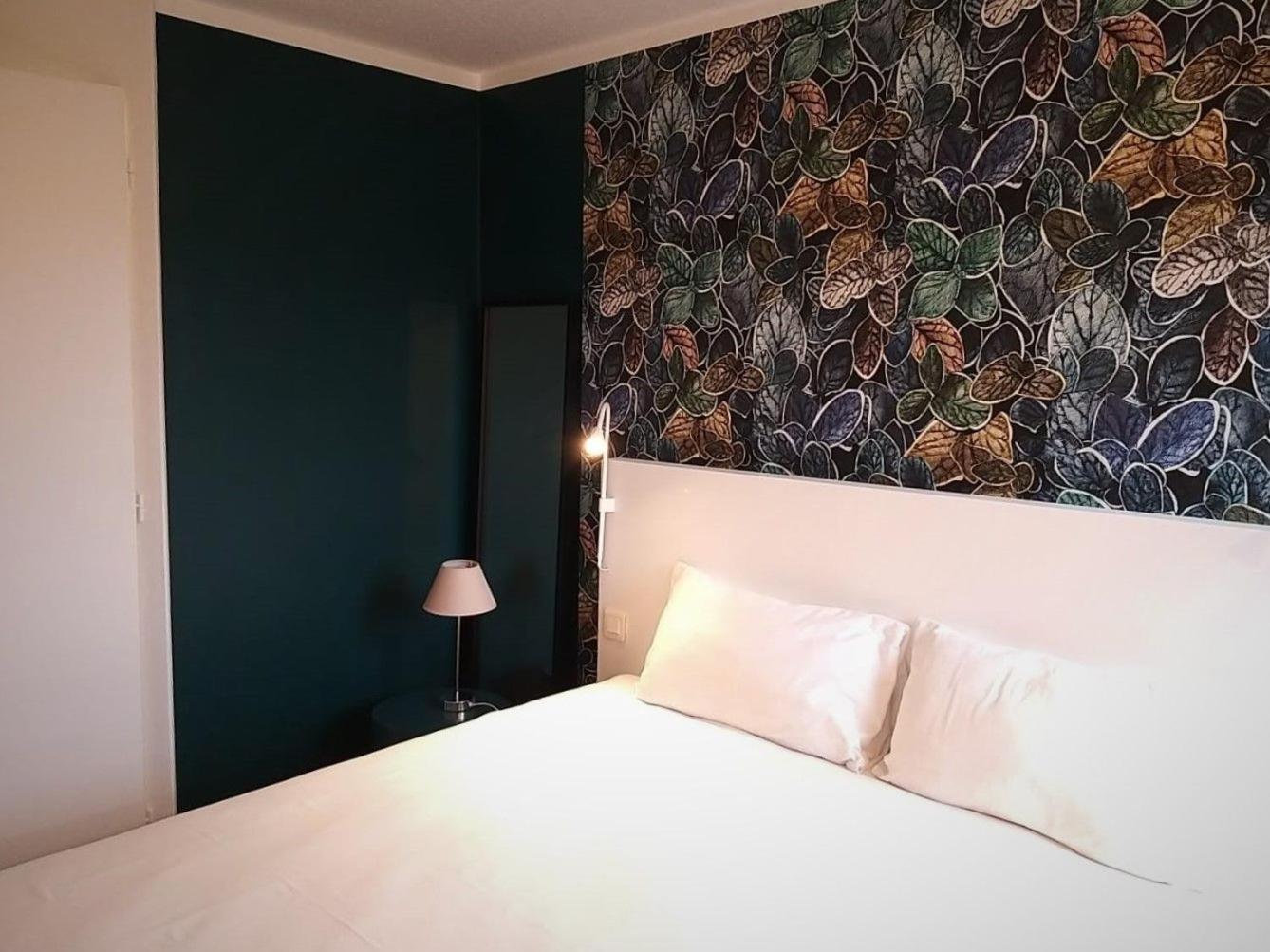 Brit Hotel Marseille Aeroport Mirabeau Dış mekan fotoğraf