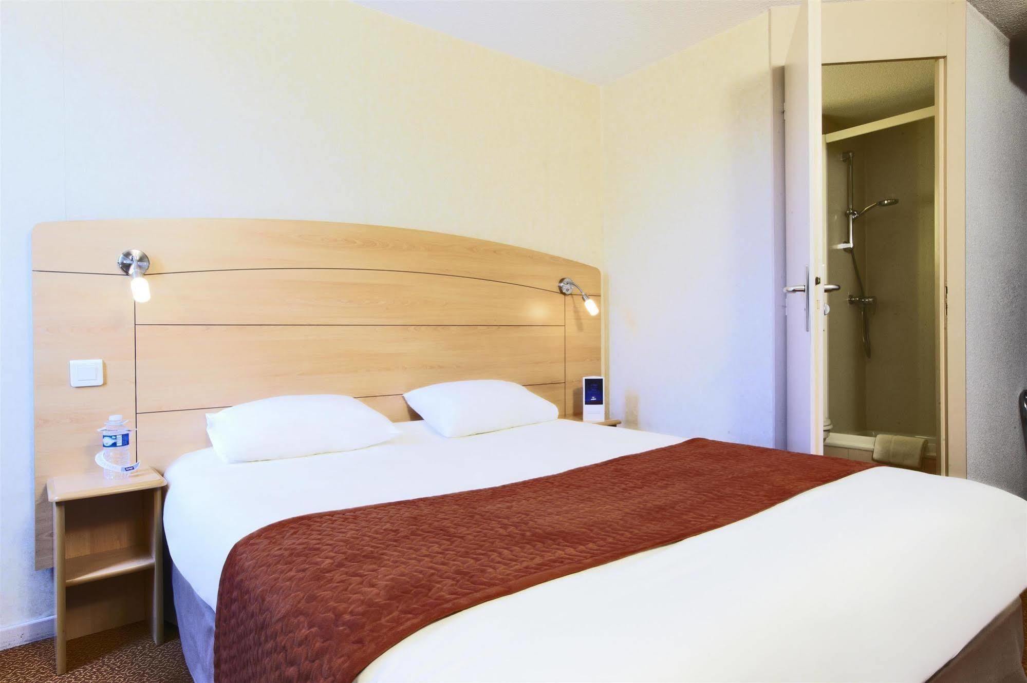 Brit Hotel Marseille Aeroport Mirabeau Dış mekan fotoğraf