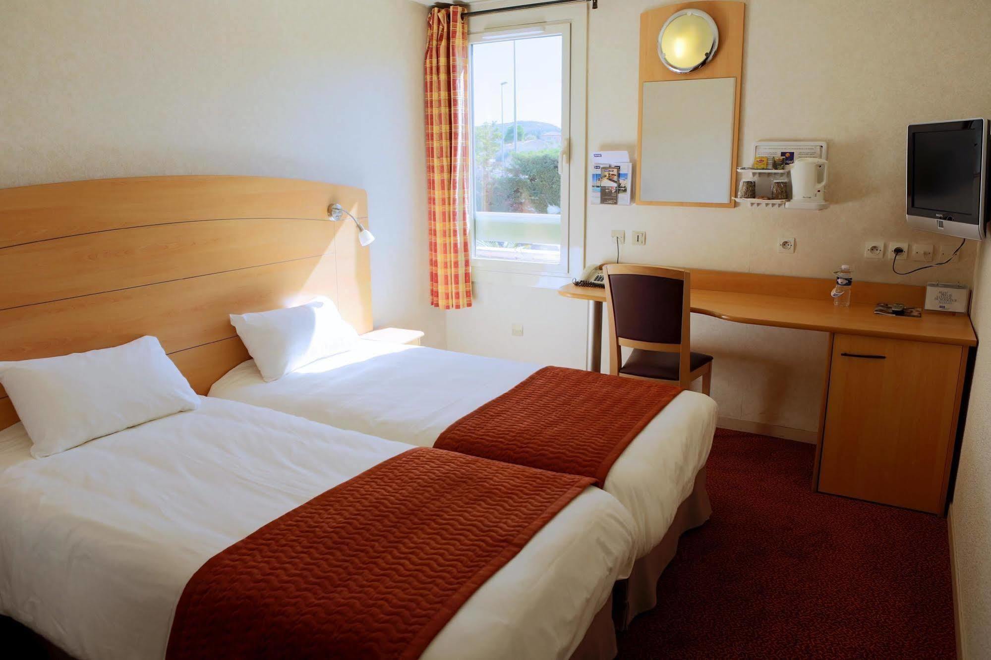 Brit Hotel Marseille Aeroport Mirabeau Dış mekan fotoğraf